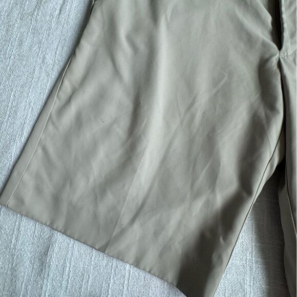 Dockers Khakis Shorts Athletic Flat Front Pockets SZ 32 - Picture 6 of 12